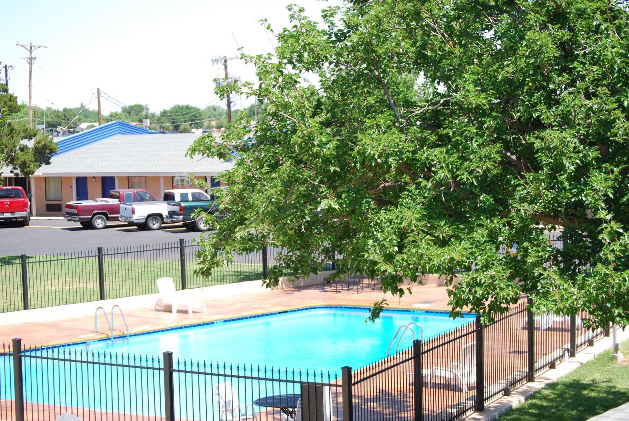 Americas Best Value Inn Lubbock East Exterior photo