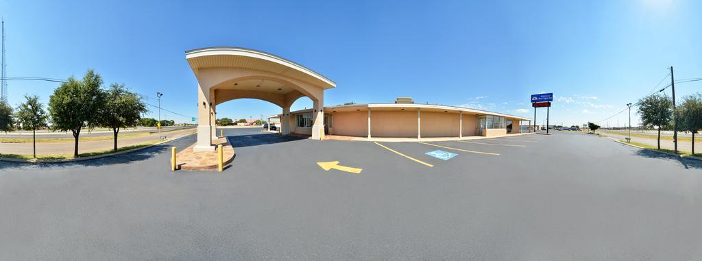 Americas Best Value Inn Lubbock East Exterior photo