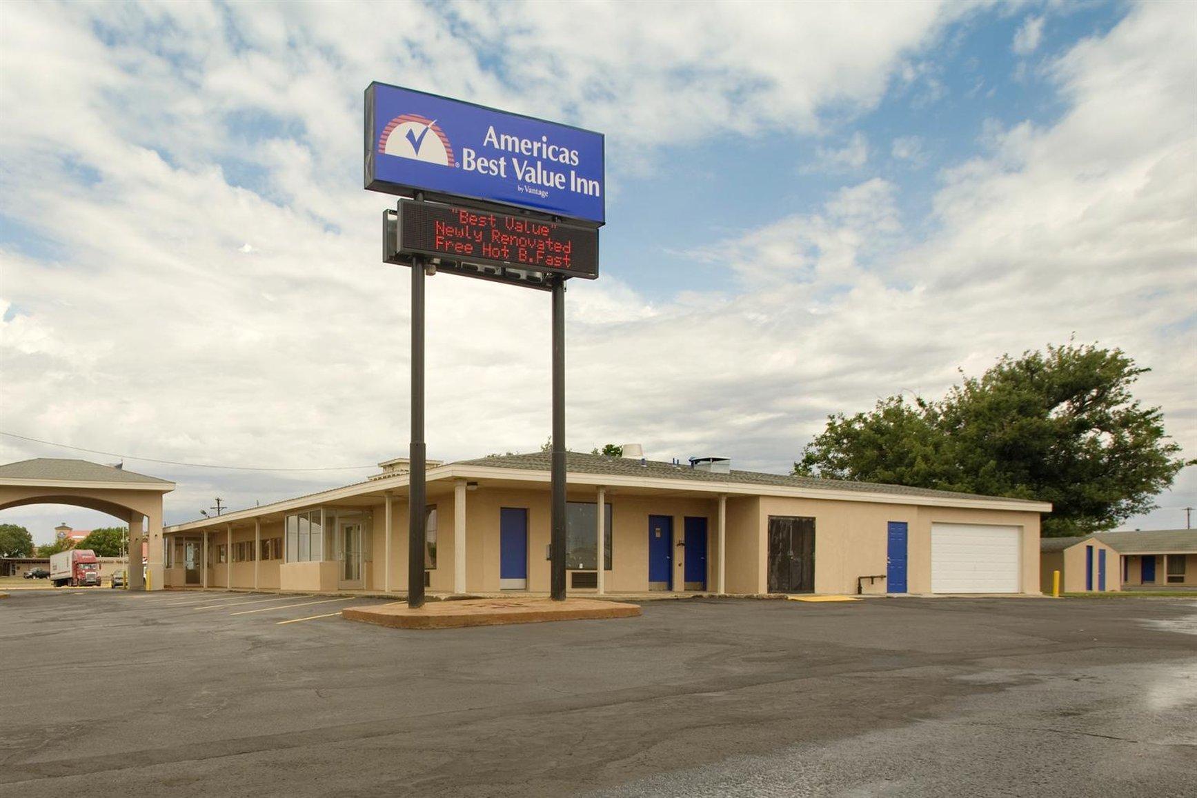 Americas Best Value Inn Lubbock East Exterior photo