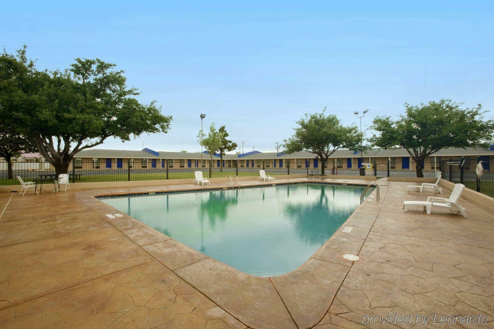 Americas Best Value Inn Lubbock East Exterior photo